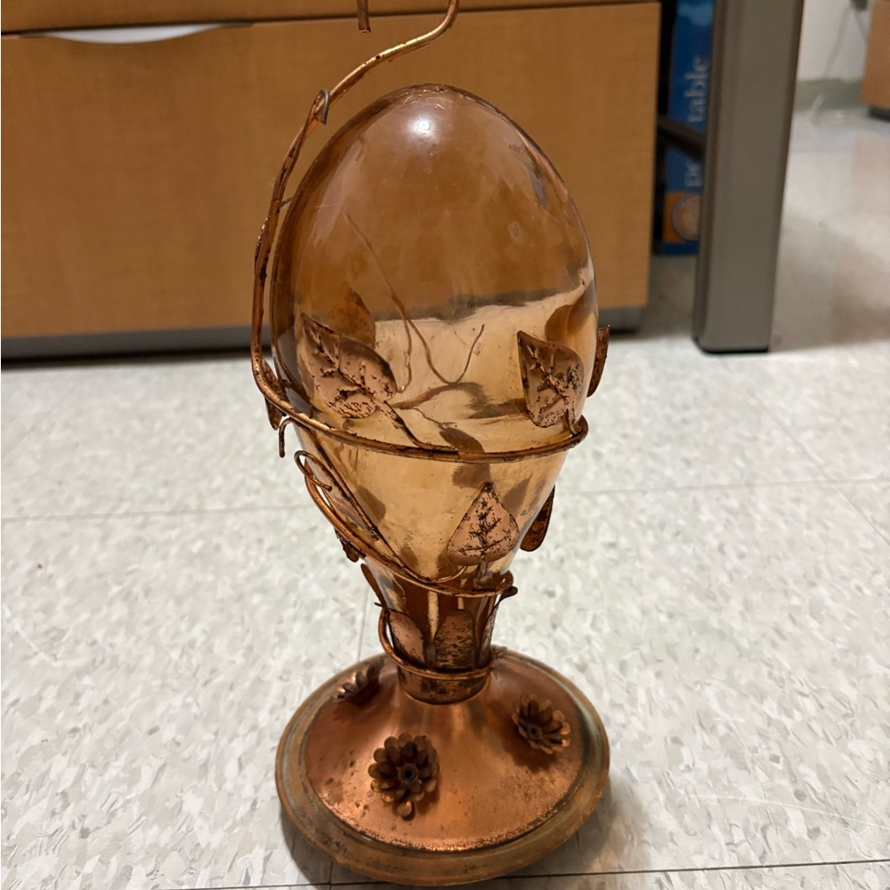 Elegant Copper-Toned Decorative Bird Feeder